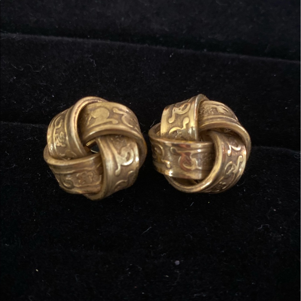 Knot Studs